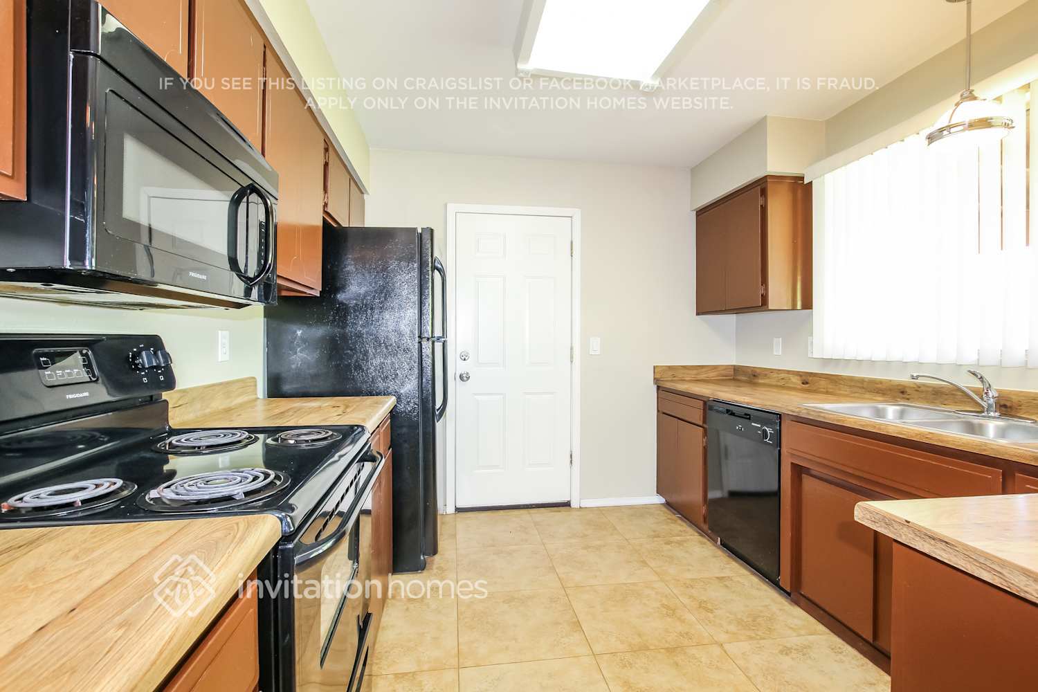 Building Photo - 5416 W Diana Ave