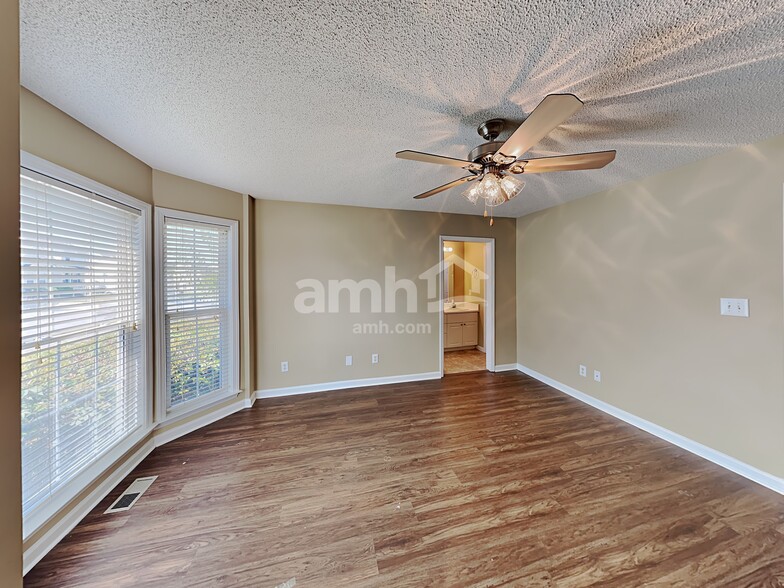 Building Photo - 7101 Missionary Ridge Dr