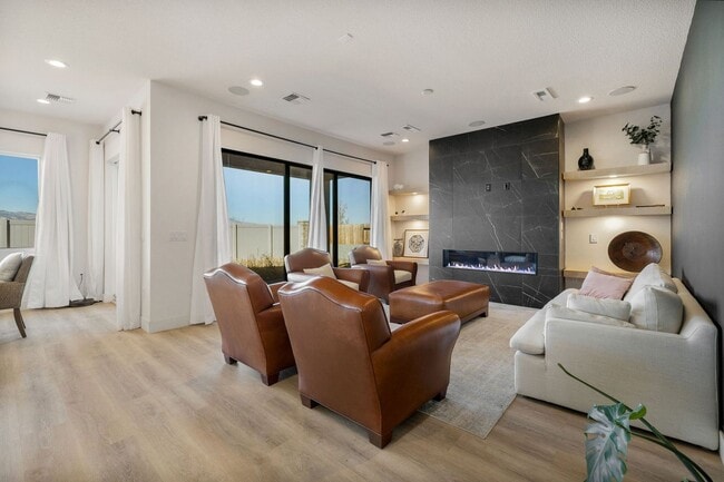 Building Photo - Beautiful 4BR/4BA home in the gated Copper View community. Features spacious living areas, mounta...