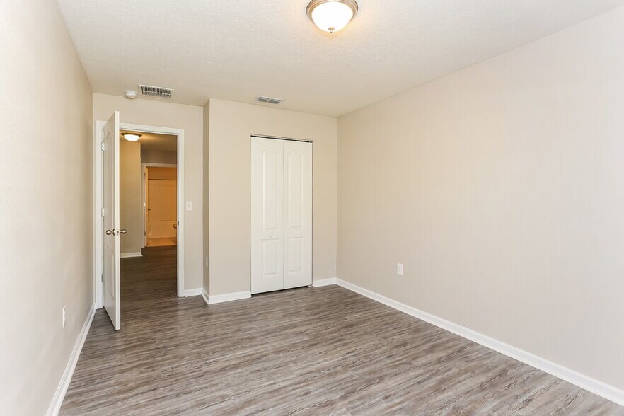 Building Photo - 3434 Canyon Falls Dr