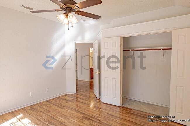 Building Photo - 514 Big Oak Ct