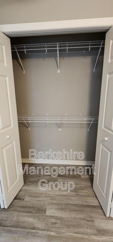 Building Photo - 1136 Brook Meadow Dr