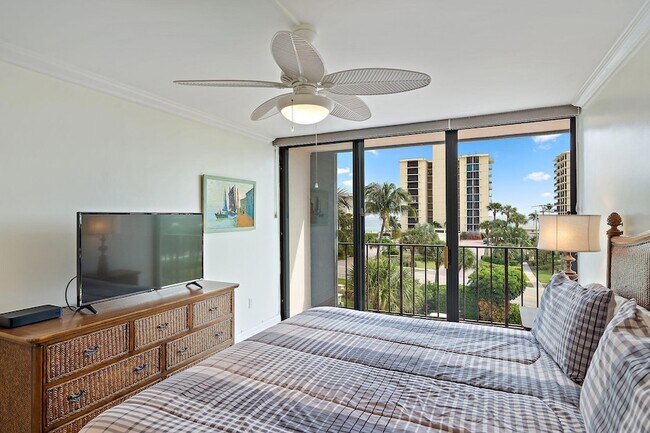 Building Photo - 225 S Beach Rd