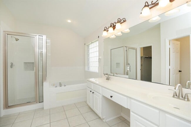 Building Photo - 25215 Aughton Dr