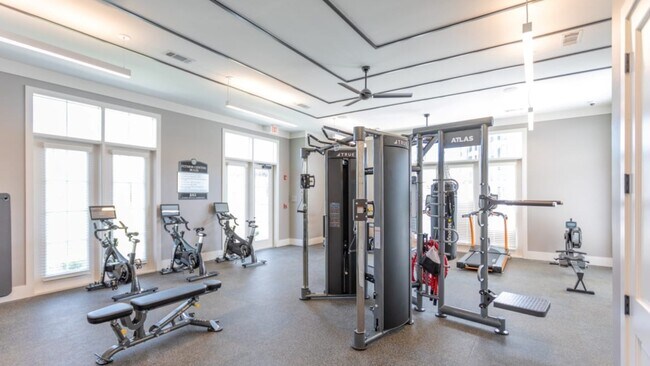 Building Photo - 215 Columns way