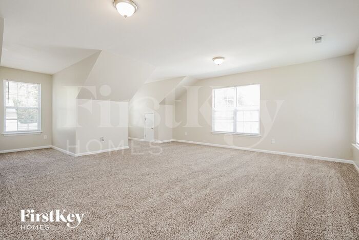 Building Photo - 705 Hawthorn Ridge Dr