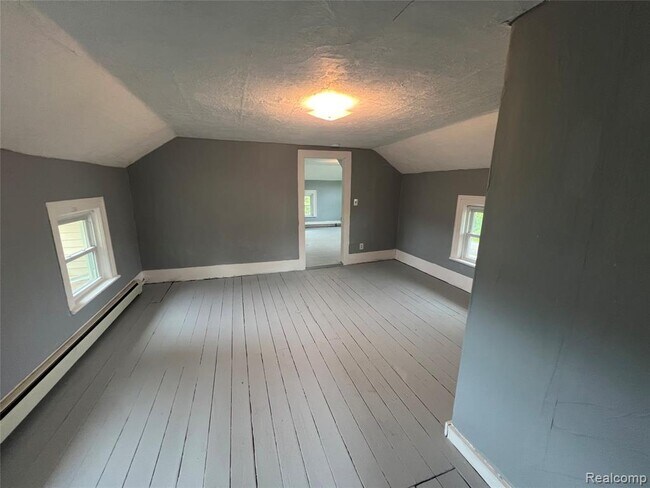 Building Photo - 9890 Chinavare Rd