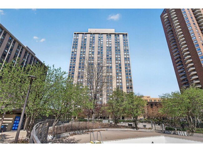 Building Photo - 19 S 1st St