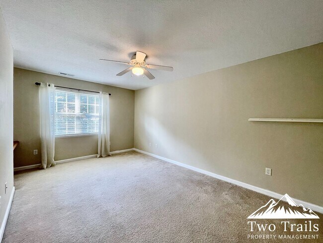 Building Photo - 257 Wiltshire Cir