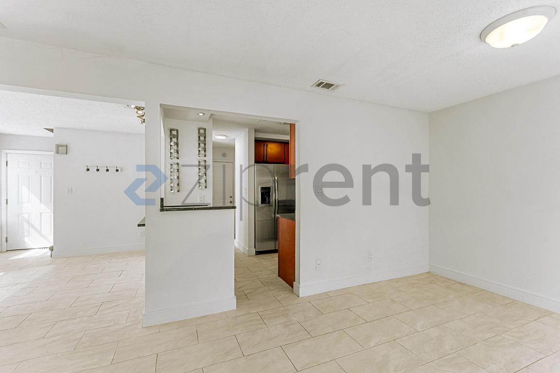 Building Photo - 182 Bent Arrow Dr