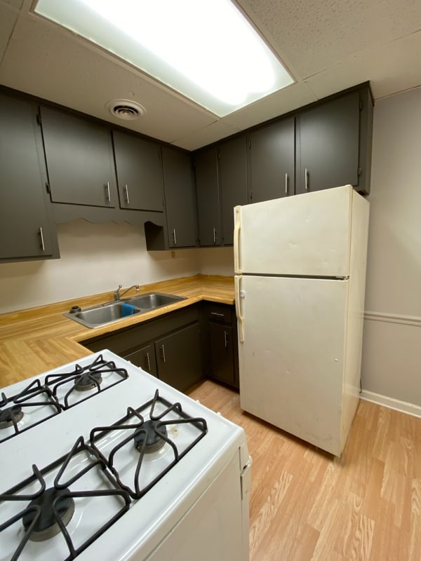 Building Photo - 165 Midway Dr