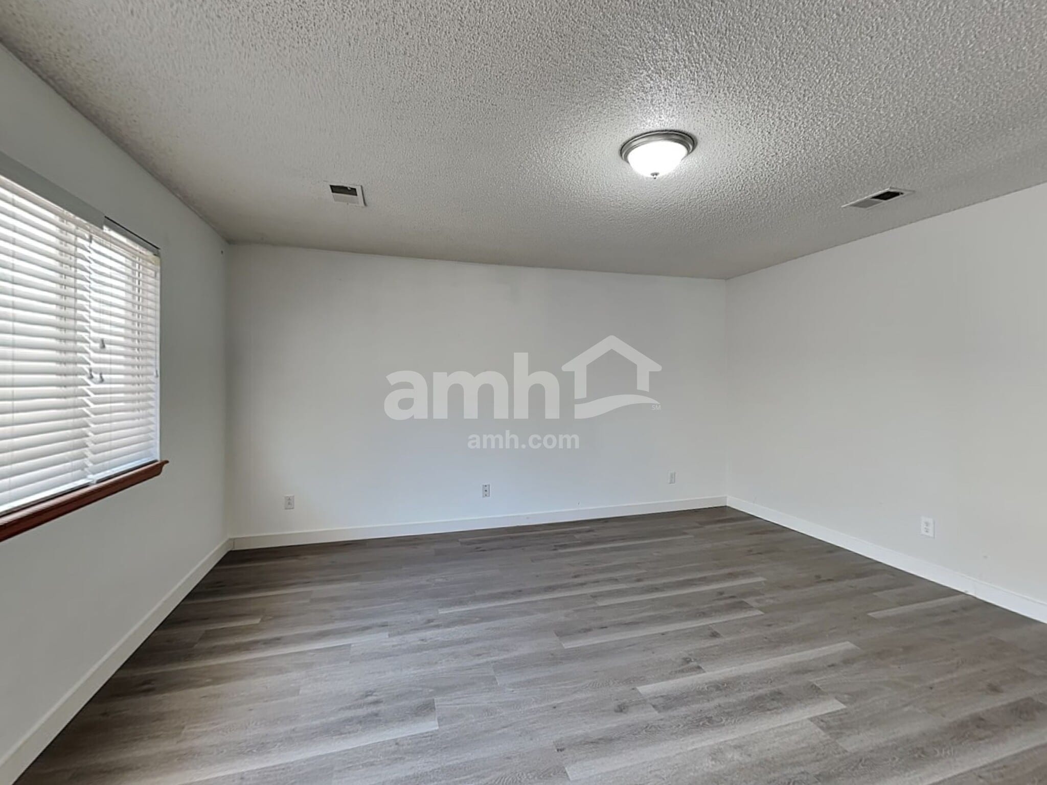Building Photo - 4077 Ensenada St