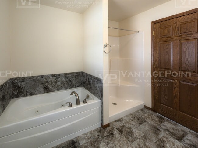 Building Photo - 2250 Daly Dr