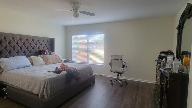 Building Photo - 4349 Lake Tahoe Cir