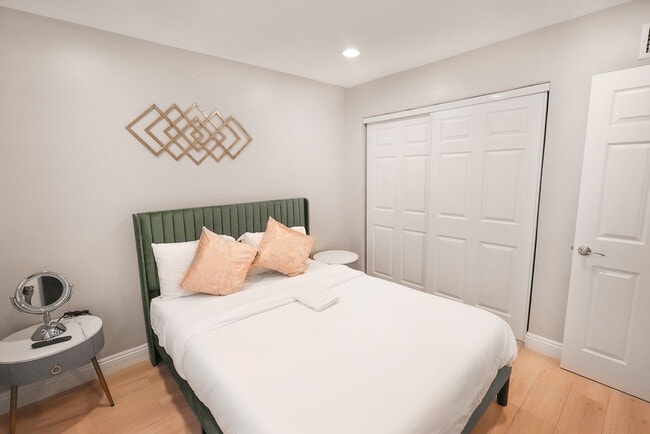 Building Photo - 8354 Adams St