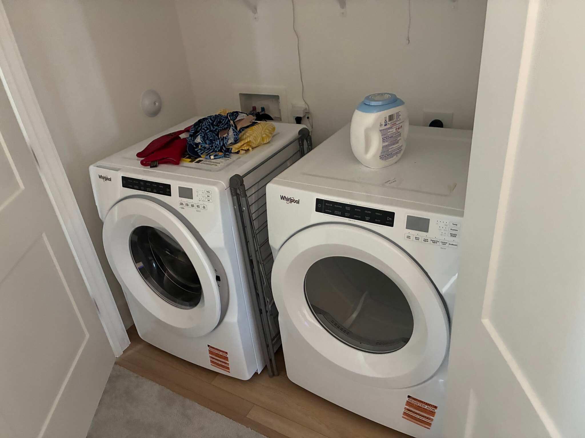 Building Photo - Room in Townhome on Billingshurst Wy