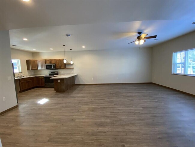 Building Photo - 2303 Main St