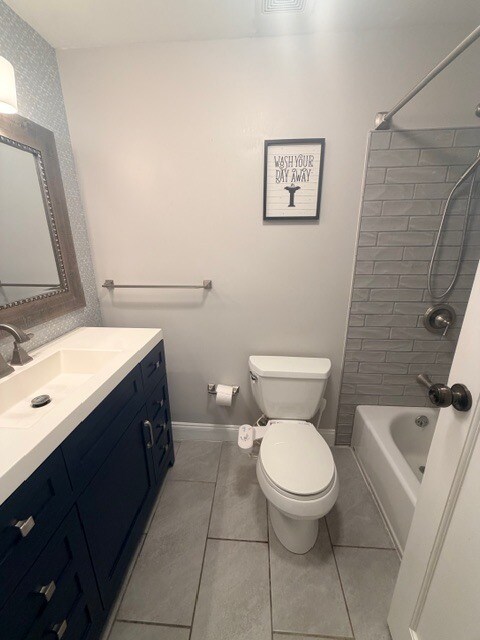 Building Photo - 238 Pond Dr