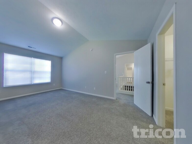 Building Photo - 6050 E Solitude Ct