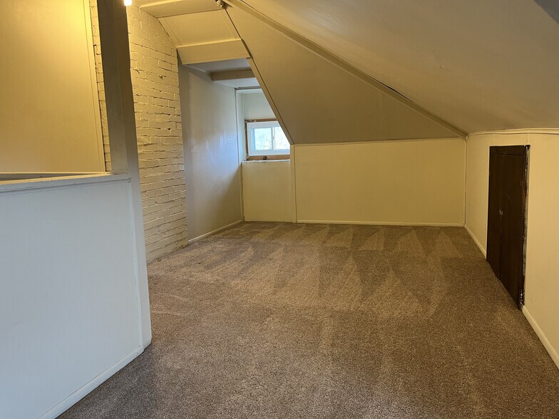 Building Photo - 720 Bellefonte Avenue