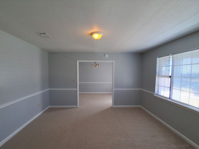 Building Photo - 2907 Lander Ct