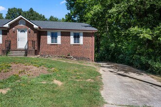 Building Photo - 2 Bed/1 Bath Great Hermitage Location – Spacious Home with Easy Nashville Commute
