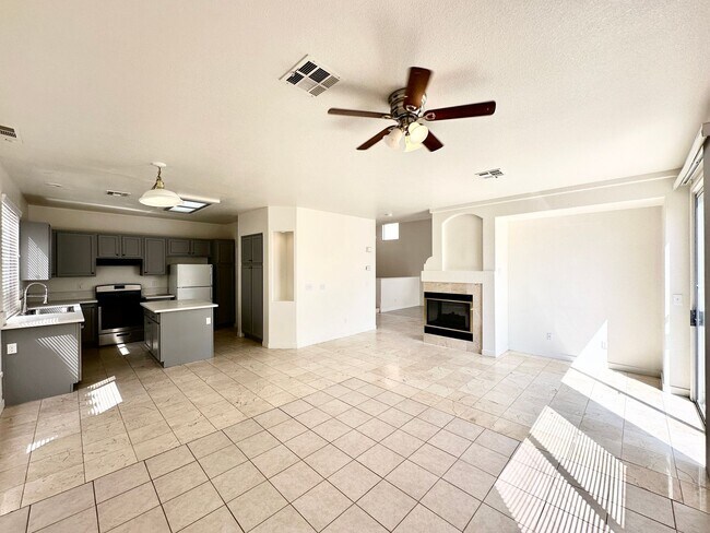 Building Photo - Cimarron Village