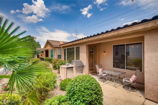 Building Photo - 5389 Progresso St