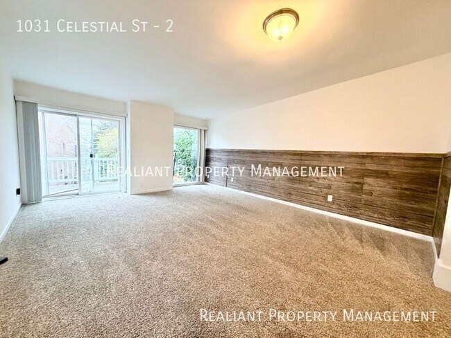 Building Photo - 1031 Celestial St.