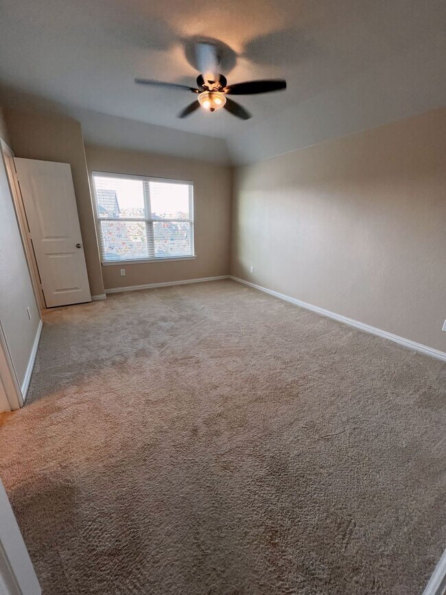 Building Photo - 4525 Conrad Ave