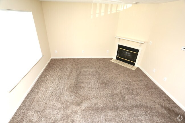 Auburn Place Town And Garden Homes Louisville Ky Apartment Finder