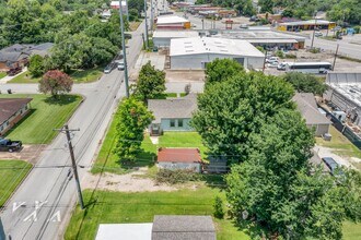 Building Photo - 7304 Kinney St