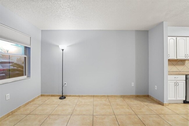 Building Photo - 2720 Sunrise Ct