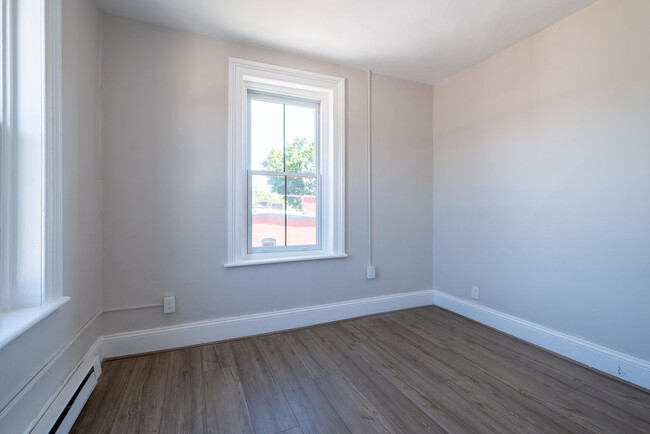 Bedroom 1 - 42 Liberty St