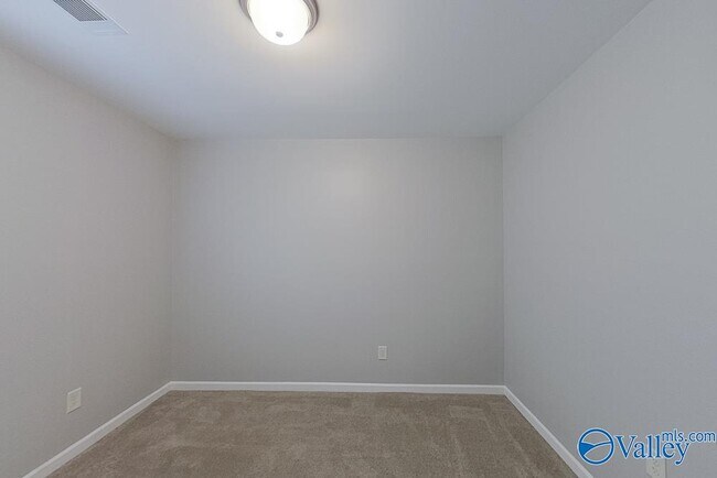 Building Photo - 59 Hideaway Ln