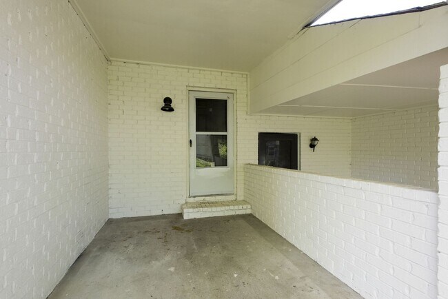 Building Photo - 2921 Torbett St