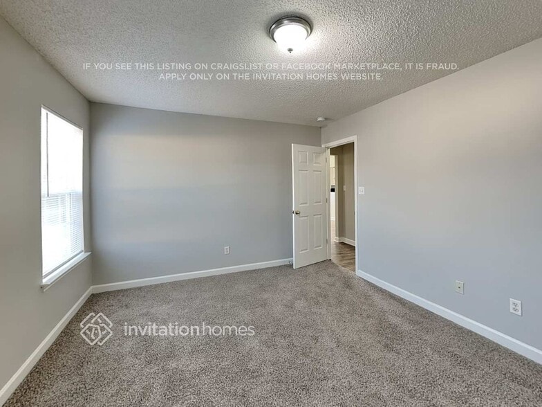 Building Photo - 4840 Aldersbrook Dr