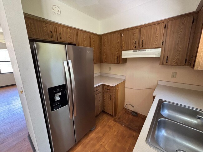 Building Photo - Ocala Park Estates / 2/2 ***Won't Last***