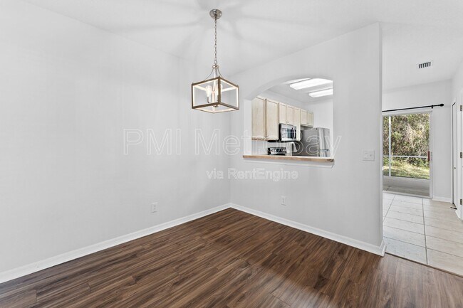 Building Photo - 5873 Fishhawk Ridge Dr