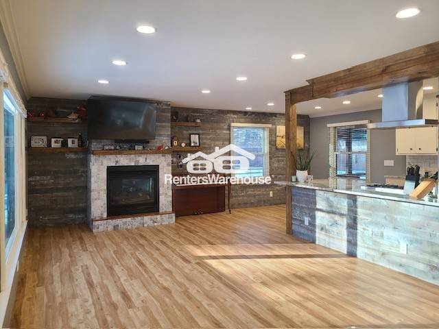 Building Photo - 16436 Elm Dr