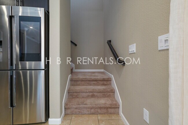 Building Photo - River Islands Living: Modern 4-Bedroom Hom...