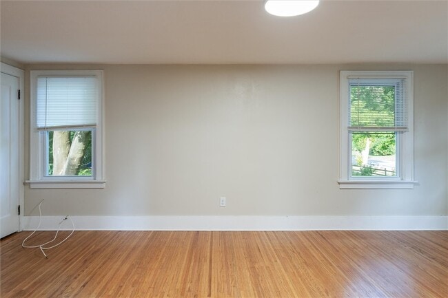 Building Photo - 425 Highland Ave
