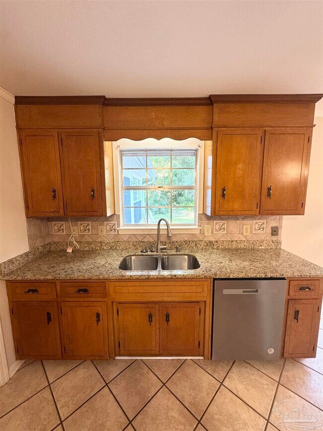 Building Photo - 6740 Bunker Hill Cir