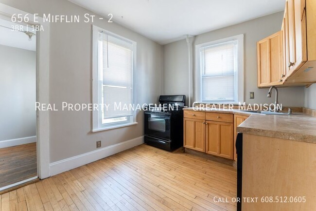 Building Photo - 656 E Mifflin St