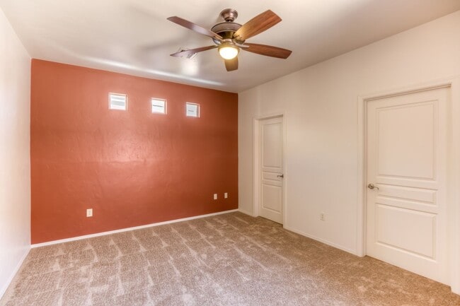 Building Photo - Eastside Barrio Style Home