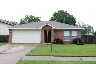 Building Photo - 18414 Willow Moss Dr