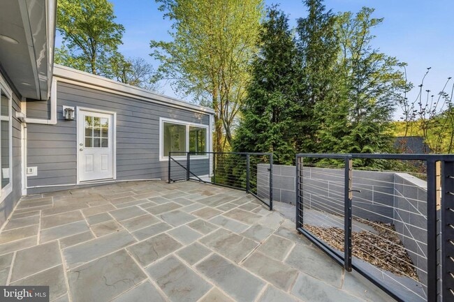 Building Photo - 9416 Holbrook Ln