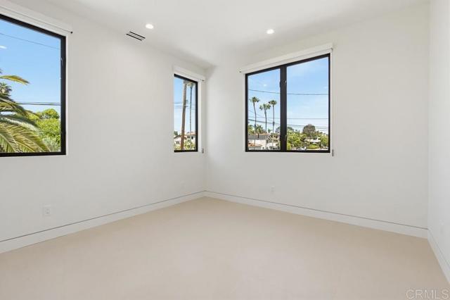 Building Photo - 206 4th St