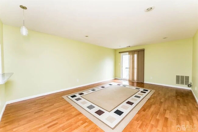 LivingRoom - 208 Woodbridge Commons Way