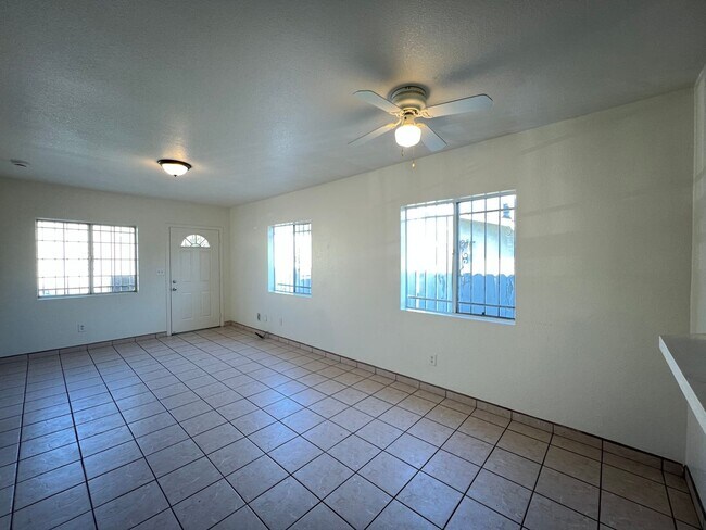 Building Photo - 8416 1/2-8416 1/2 Graham Ave